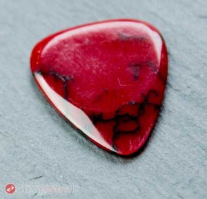 Timber Tones Stone Tones Bloody Basin Jasper vor schwarz seitlich
