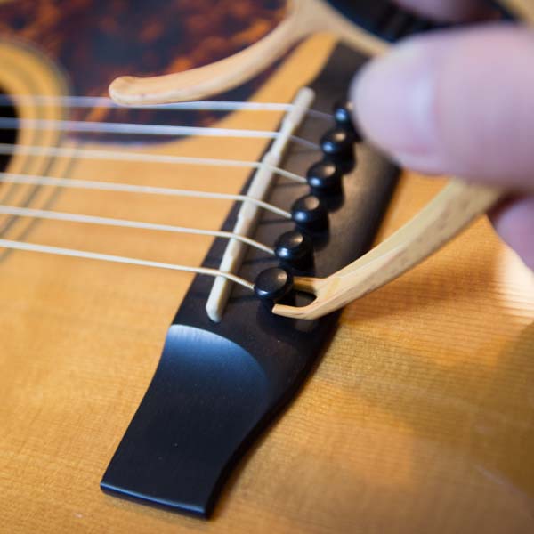 Gitarrensaiten alles was Du wissen musst Typen, Pflege & Wechsel