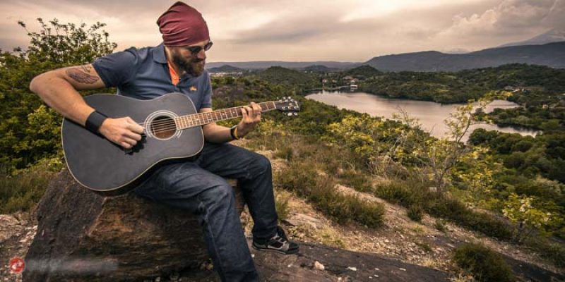 Du willst bei Frauen ankommen? Lern Gitarre! Neue Studie zeigt verblüffendes…