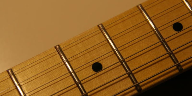 Bundstäbchen (engl. Frets)